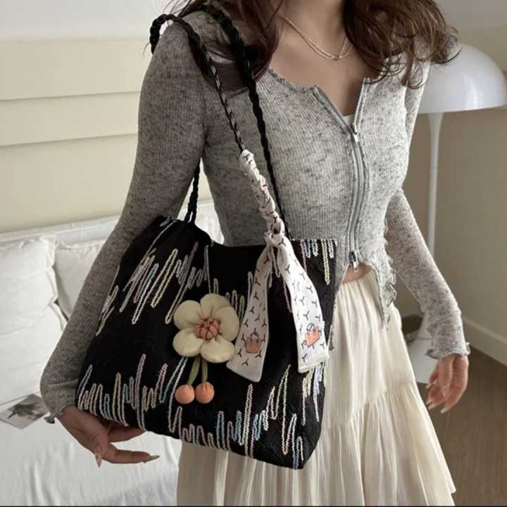 Sunflower%20Gentle%20High%20Value%20Bucket%20Bag%20Summer%20New%20Versatile%20Shoulder%20Fashion%20Tote%20Bag%20for%20Collage%20Coaching%20going%20Girls%20-%20Image%202