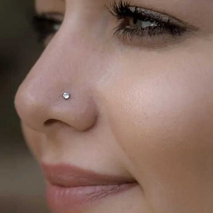 White%20Stone%20Nose%20Ring%20Single%20Piece%20Fashion%20Jewelry%20Accessory%20-%20Image%209