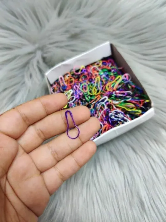 100pc%20Multicolor%20Small%20Size%20Metal%20Coil%20less%20Hijab%20Safety%20Pins,Coil%20Less%20Colourful%20Safety%20Pins,Uses%20Jewelry%20Finding,Imported%20By%20China,Good%20Quality%20Product.%20-%20Image%204