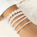 Adjustable pearl bracelet for women. 