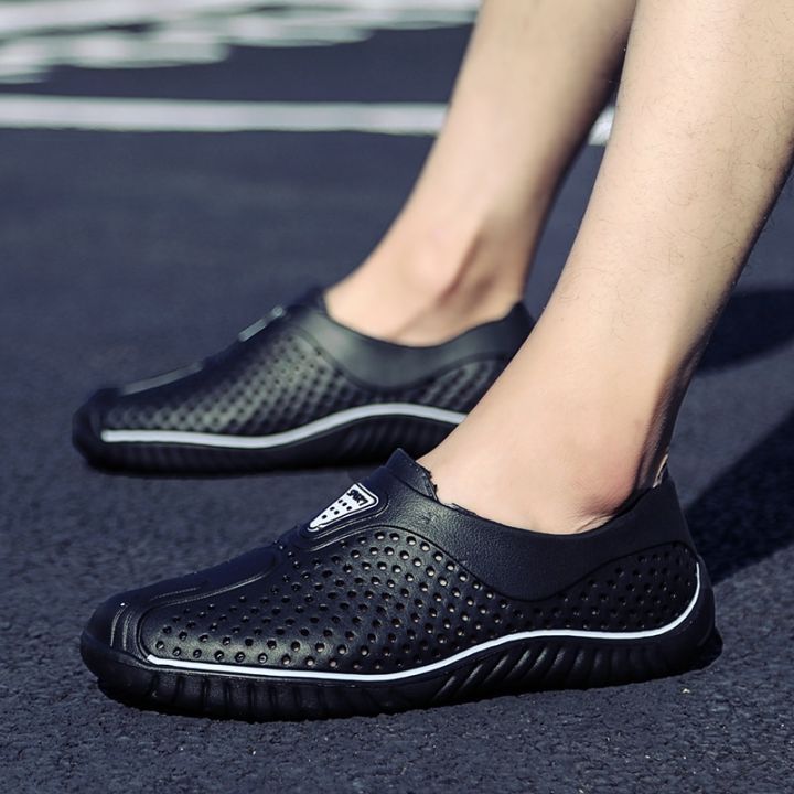 2021%20Breathable%20Summer%20Men%20Slippers%20Outdoor%20Water%20Shoes%20Hollow%20Ultra%20Light%20Beach%20Shoes%20Casual%20Men%20Sandals%20%20Black%20Garden%20Shoes%20-%20Image%202