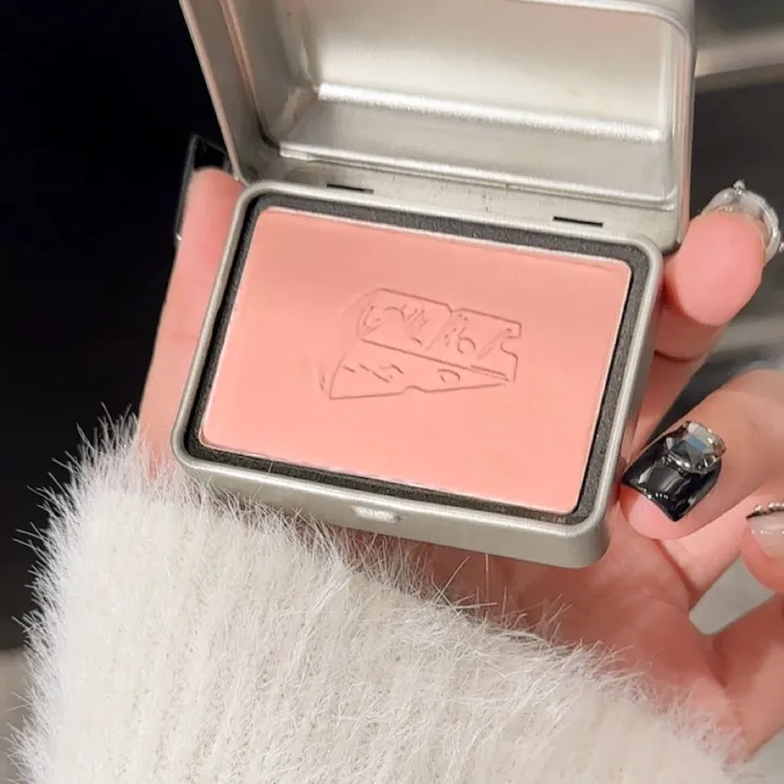 BLACKNANA%20Square%20Tin%20Box%20Monochrome%20Blush%20Pseudo-plain%20makeup,%20low%20saturation%20gray%20powder%20tone,%20contouring,%20long-lasting%20makeup,%20and%20tender%20rouge%20-%20Image%202