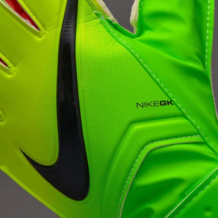 Football%20Hand%20Gloves%20-%20Yellow%20and%20Green%20-%20Image%204