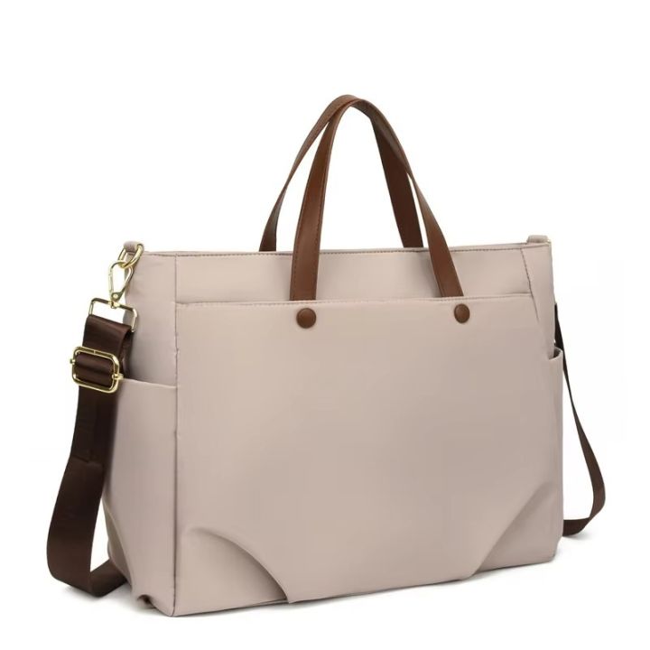 Ladies%20Crossbody%20Shoulder%20Bag%20/%20Trendy%20Fashionable%20and%20Stylish%20Party%20Bag%20/%20Exclusive%20&%20Premium%20Quality%20Shoulder%20Bag%20For%20Woman%20-%20Image%202