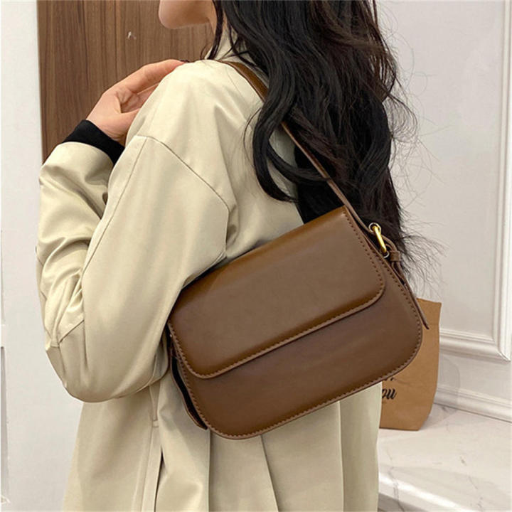Vintage%20Crossbody%20Bag%20Compact%20Wide%20Strap%20Chain%20Strap%20Shoulder%20Bag%20Small%20Leather%20Handbag%20for%20Women%E2%80%99s%20Accessories%20Daily%20Use%20Evening%20Out%20Casual%20Wear%20Gift%20Idea%20-%20Image%204