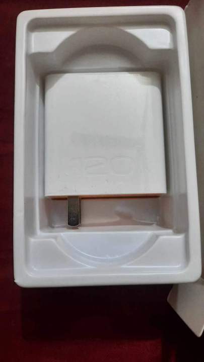 Vivo%20120W%20super%20fast%20charge%20-%20Image%204