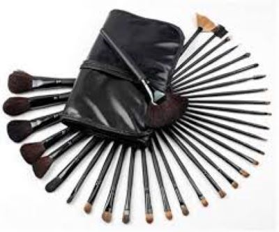 Professional%20makeup%20brush%20set%20with%20bag%20(24%20pieces)%20-%20Image%202