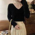 v Collar Soft Glutinous Sweater Women's Autumn and Winter Design Sense Niche Idle Style Knitwear Loose All-Match Small Top Clothes.