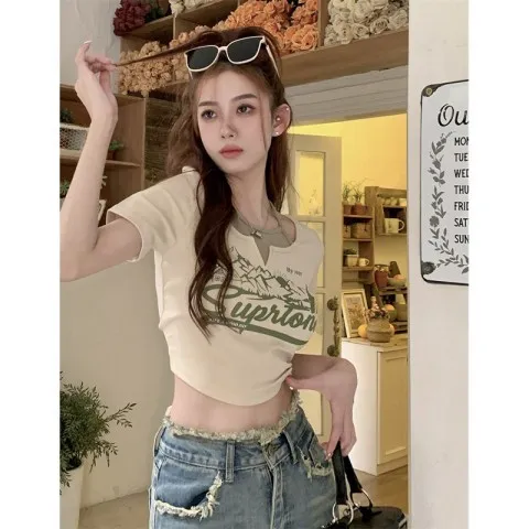 Hot%20Girl%20Fake%20Two-Piece%20Top%20Short%20Small%20Shirt%20Female%20Dopamine%20Girl%20Wear%20American%20Halter%20Design%20Short%20Sleeve%20T%20T-shirt%20ins%20-%20Image%204