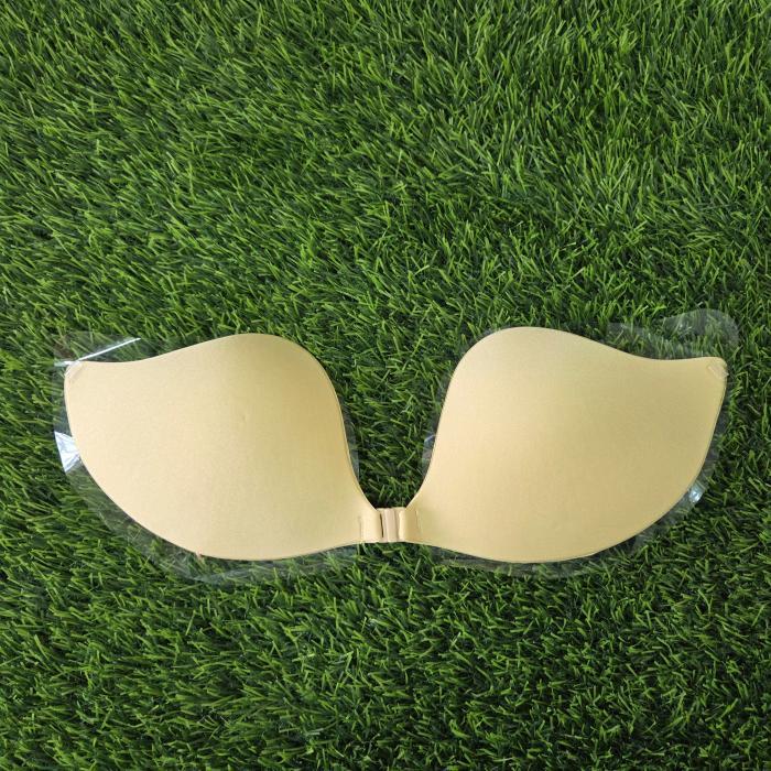 Nipple%20Cover%20Sticky%20Bra%20Seamless,%20secure,%20and%20perfect%20for%20any%20backless%20outfit%20-%20Image%204