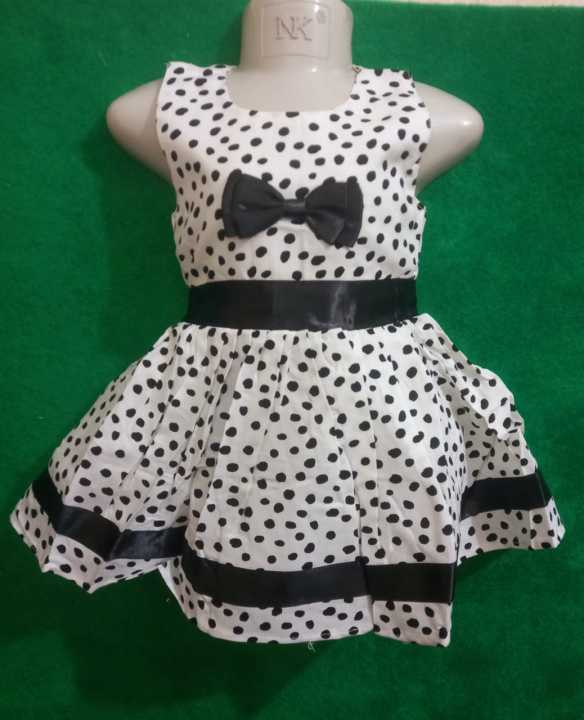 Baby girls fashionable beautiful dress for babies.