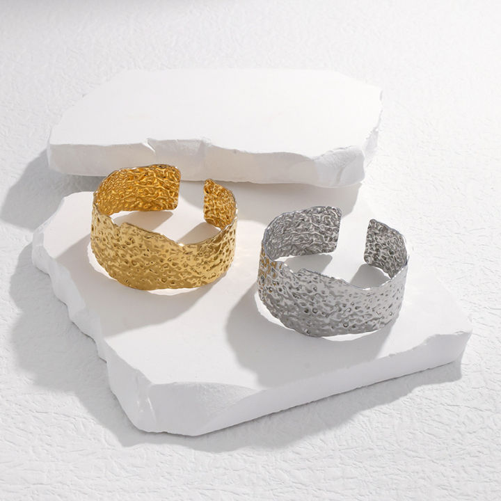 Yingtong%2018K%20Gold%20Chunky%20Hammered%20Texture%20Stainless%20Steel%20Bangles%20Bracelet%20For%20Women%20Jewelry%20Gift%202024%20-%20Image%206