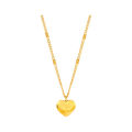 Light luxury love love titanium steel necklace women's versatile new clavicle chain plated 18K gold simple temperament peach heart necklace.