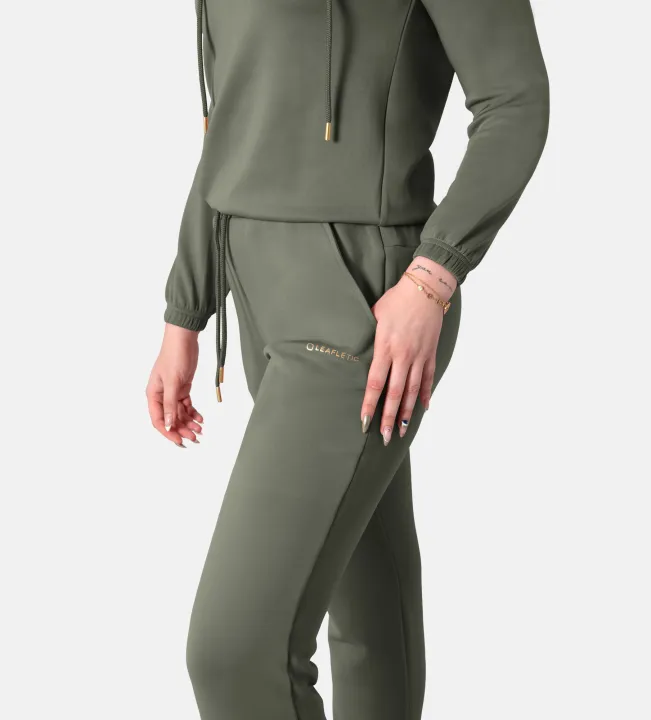 Leafletic%20Women%E2%80%99s%20Cropped%20Hoodie%20&%20Jogger%20Comfort%20Set%20%7C%202-Piece%20Comfort%20Loungewear%20%7C%20Stylish%20Top%20&%20Bottom%20Set%20%7C%20Stylish%20Sportswear%20Outfit%20%7C%20Activewear%20Tracksuit%20Set%20-%20Image%205