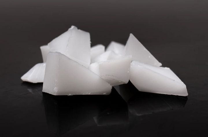 Paraffin%20Wax%20for%20Candle%20Making%20%E2%80%93%20Smooth,%20Clean%20&%20Long-Lasting%20Burn%20-%20Image%204