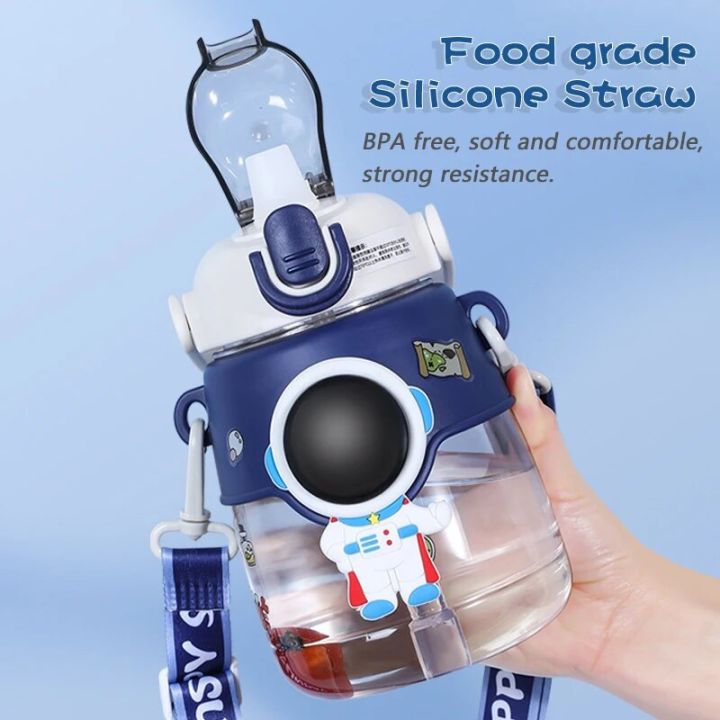 Cute%20Little%20Boys%20Plastic%20Cup%20Children%20Water%20Cup%20Sippy%20Cup%20Creative%20Handy%20Cup%20Cartoon%20Astronaut%20Children%20Cup%20Students%20Water%20Cup%20-%20Image%202