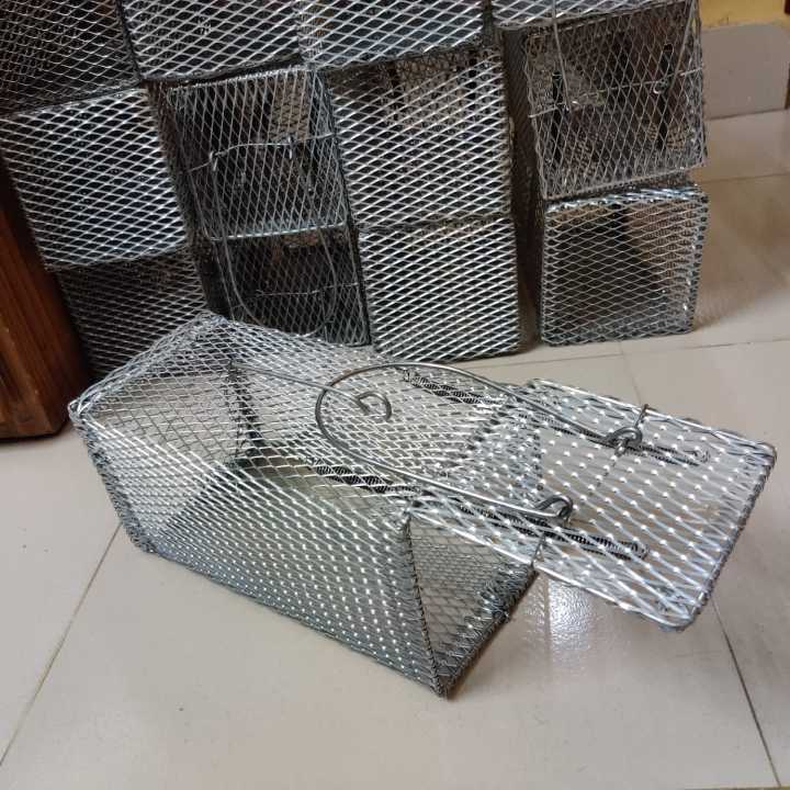 Rat%20/%20Mouse%20Catching%20Trap%20Cage%20(1%20Piece)%20%E2%80%93%20Effective,%20Easy-to-Use,%20Reusable%20Rodent%20Trap%20for%20Small%20&%20Big%20Rats,%20Humane%20Mouse%20&%20Rat%20Catcher%20%7C%20Effective%20&%20Humane%20Rat%20/%20Mouse%20Trap%20Cage%20for%20Home%20or%20Office%20or%20Store%20Room%20Use%20%7C%20Say%20goodbye%20to%20unwanted%20Rat%20/%20Mouse%20-%20Image%203