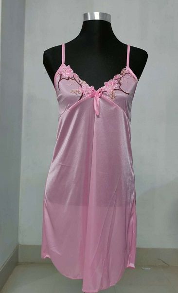 Fashionable%20Women%20Nighty%20Women%20Summer%20Ice%20Silk%20Sleepshirts%20Thin%20Sexy%20Sling%20Mini%20Dress%20Short-sleeved%20Robe%20Two-piece%20Home%20Service%20Imitation%20Silk%20Nightdress%20-%20Image%203
