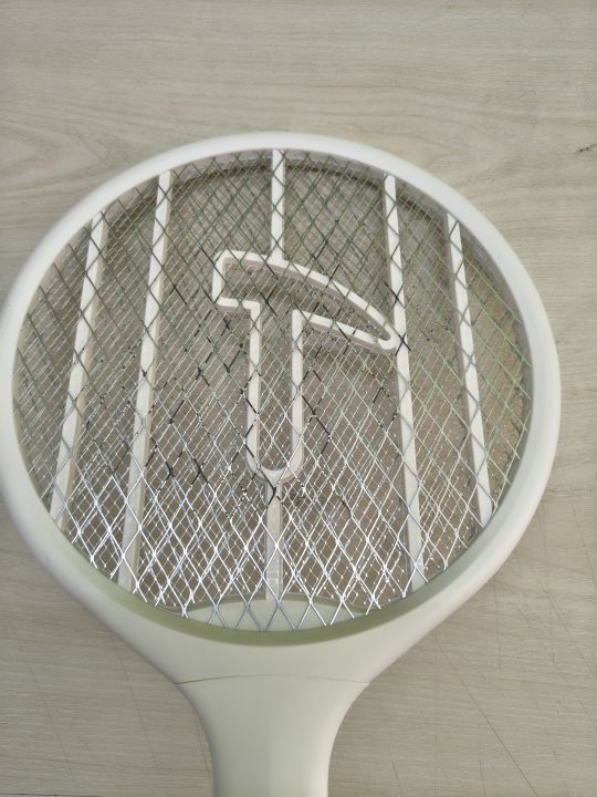Xiaomi%20Qualitell%20C1%20Lite%20Mosquito%20Swatter%20Use%201.5%20Volt%20Alkaline%20AA%20Batteries%20-%20Image%204
