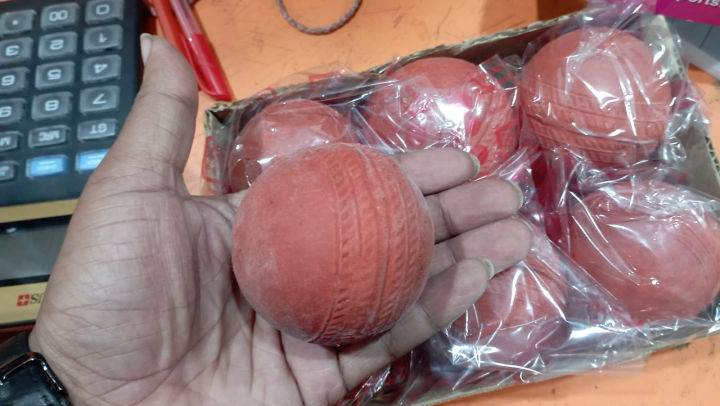 Rubber%20Dues%20Ball%20Long%20Lasting%20Maruti-Indian-12%20Piece%20-%20Image%204