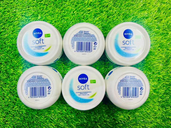 NIVEA%20Soft%20Light%20Moisturising%20Cream%20200ml%20For%20Face%20Body%20Hands%20-%20Image%202