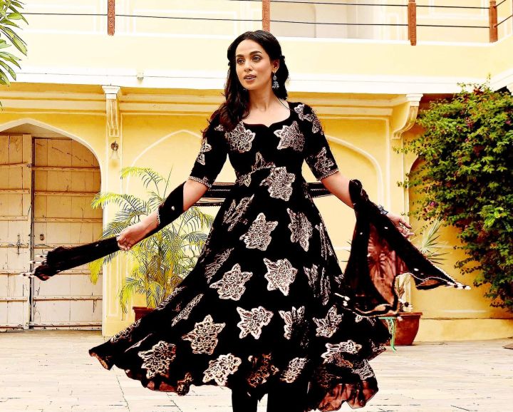 Lavish%20indulgent%20-%20Awesome%20Shajadi%20Dress%202%20Pcs%20Collection%20Black%20Color%20For%20Fashionable%20Women/Girls.%20-%20Sensible%20-%20Must%20Have%20-%20Image%203