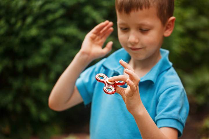 Fidgets%20Hand%20Spinner%20Finger%20Bearing%20Toys%20for%20Kids.%20-%20Image%205