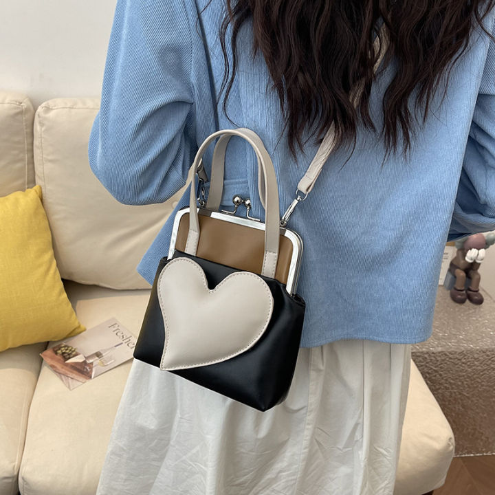 Art%20girl%20foreign%20style%20single%20new%20small%20fresh%20text%20personality%20love%20bag%20summer%202024%20shoulder%20crossbody%20clip%20small%20square%20bag%20-%20Image%202