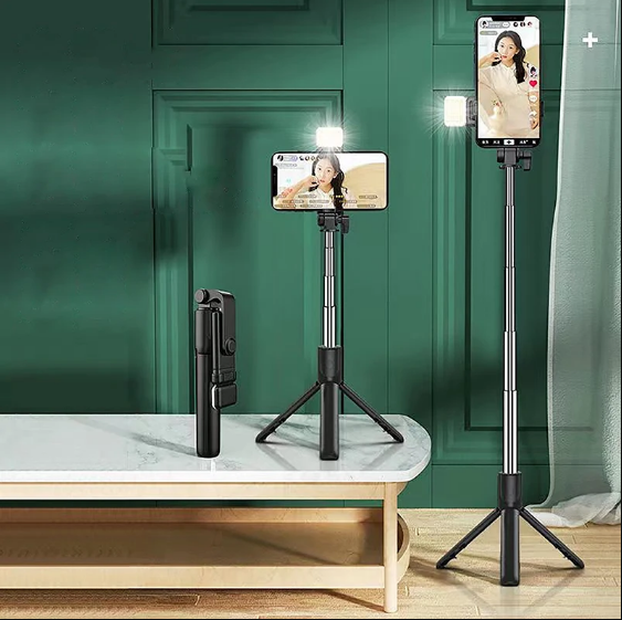 Bluetooth%20Selfie%20Stick%20with%20LED%20Tripod%20R1S%20Extendable%20Monopod%20Removable%20Mini%20Universal%20Remote%20360%20Adjustable%20Head%20Stand%20-%20Image%202
