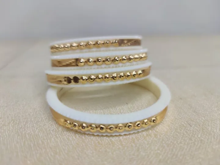 Mumbai%20Shakha%20Pola%20Bangles%20for%20Women%20Plastic%20With%20Golden%20Plated%20,%20Party%20,%20Wedding%20,%20Anniversary%20,%20Druga%20Puja%20&%20All%20Time%20Use%20Sakha%20Bangles.%20-%20Image%204