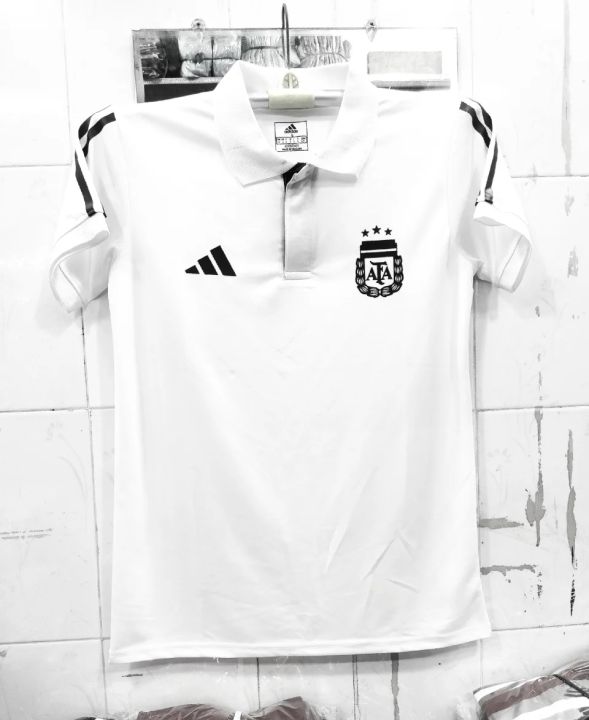 Argentina%20Short%20Sleeve%20Collar%20Football%20Jersey%20-%20Authentic%20Apparel%20For%20Passionate%20Argentina%20Fans%20-%20Image%202