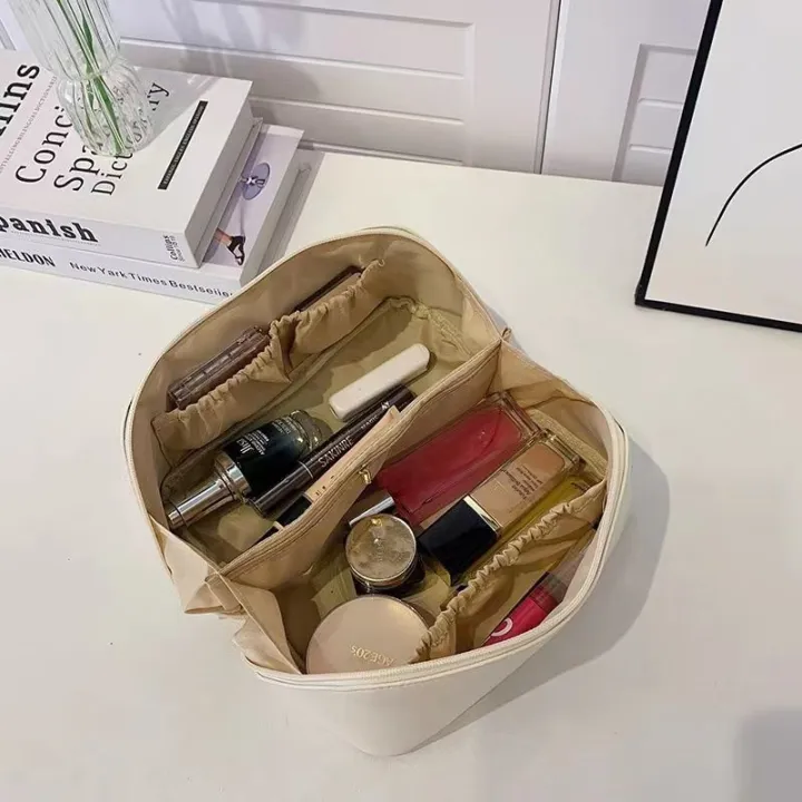 Fashion%20Large%20Capacity%20Portable%20Makeup%20Bag%20Women%20Cosmetic%20Bag%20Toiletries%20Organizer%20Female%20Storage%20Makeup%20Cases%20-%20Image%203