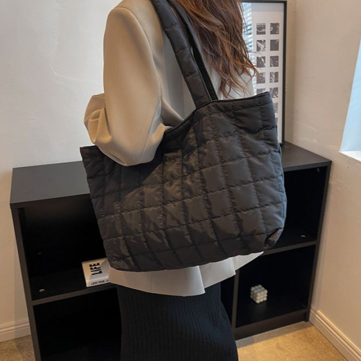 Large%20Capacity%20Winter%20Shoulder%20Bag%20New%20Solid%20Nylon%20Handbags%20Cotton%20Casual%20Tote%20Bags%20For%20Women%20Fashion%20Top%20Handle%20Bag%20-%20Image%205
