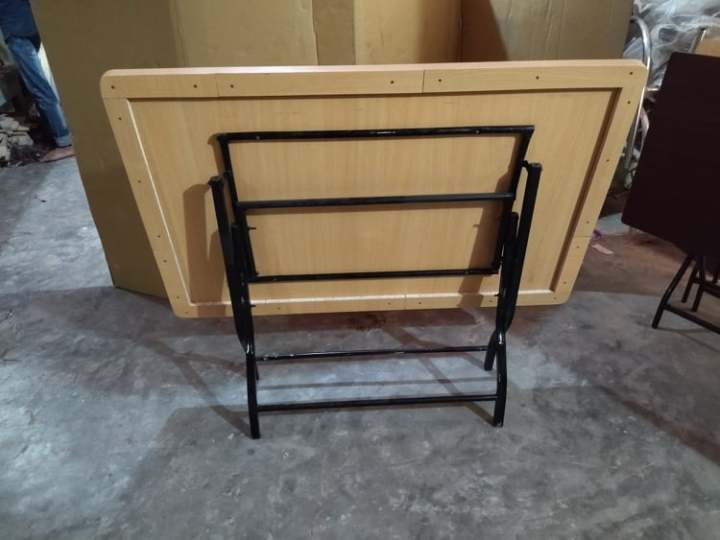 Dining%20Table%20,%20Bech%20Colour%20Size%2047+29+30%20Inch%20For%20Home%20and%20Office%20Use%20-%20Image%204