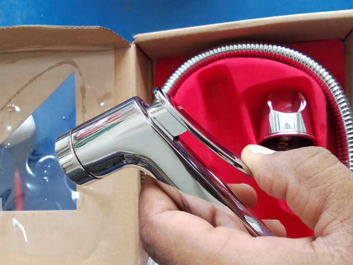 Push%20Shower%20ALLORA%20USA-%20High%20Quality%20Metal%20push%20Shower%20for%20bathroom%20and%20commode%20-%20Image%203