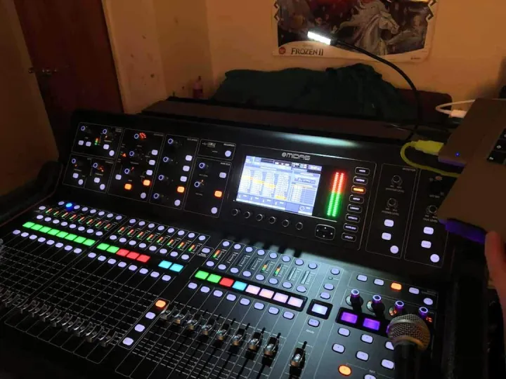 Gooseneck%20XLR%20Light%2012%20Volts%2018%20inches%20LED%20Console%20Lamp%20for%20Mixers%20(4PIN%2012V%20XLR)%20-%20Image%203