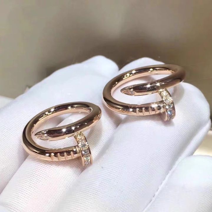 Women's%20Golden%20Finger%20Ring%20Fashion%20Jewelry%20Lifestyle%20Accessories%20-%20Image%205