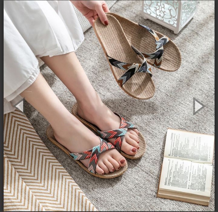 New fashionable ladies sandal