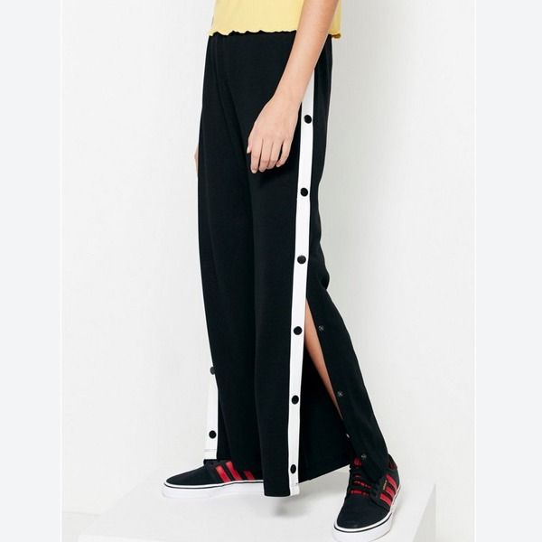 Wide%20Trousers%20with%20Buttons%20For%20Girls%20-%20Image%204