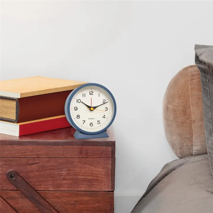 4.5%20Inch%20Battery%20Operated%20Antique%20Retro%20Analog%20Alarm%20Clock,%20Small%20Silent%20Bedside%20Desk%20Metal%20Clock%20with%20Light(Blue)%20-%20Image%205
