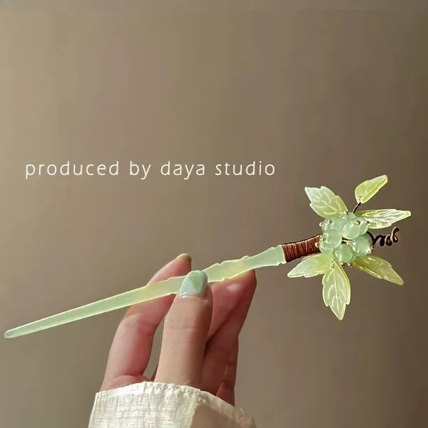 Elegant%20Handmade%20Flower%20Hairpin%20for%20Women%20&%20Girls%20%E2%80%93%20Traditional%20Hair%20Accessory%20-%20Image%204