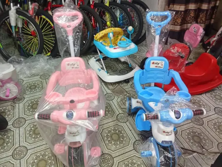 Micky%20Baby%20Tricycle%20with%20Adjustable%20Seat%20and%20Parent%20Control%20Handle%20(1-4%20Years%20Kids)%20-%20Image%208