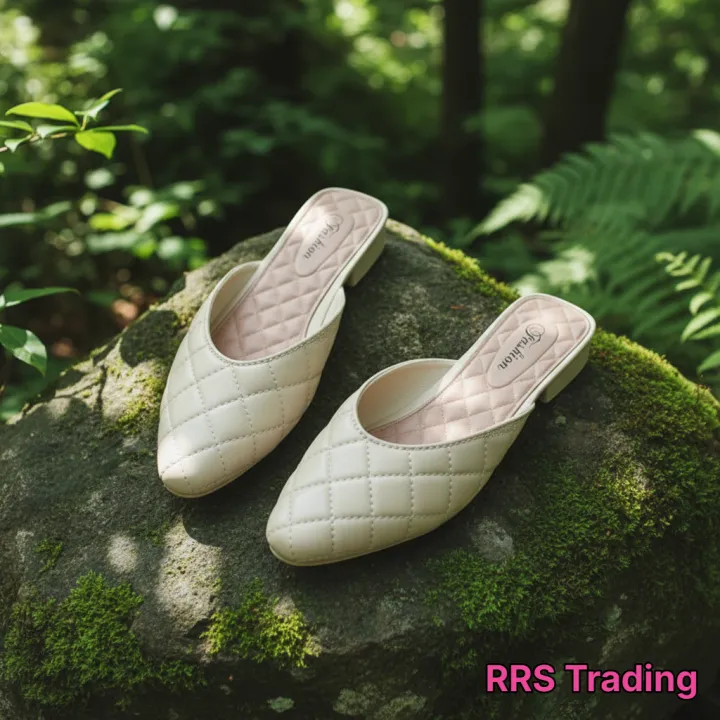 Chic%20Quilted%20Pointed%20Toe%20Women's%20House%20Slippers%20%7C%20Solid%20Color%20Flat%20Mules%20%7C%20Casual%20Daily%20Wear%20-%20Image%203