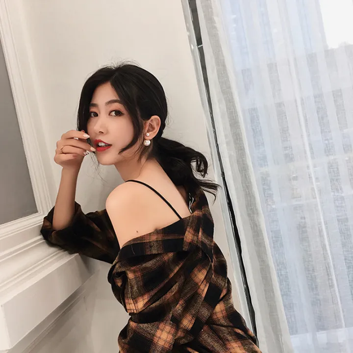 Korean%20Style%20New%20S925%20Silver%20Needle%20Graceful%20Personality%20Large%20and%20Small%20Pearls%20Front%20and%20Rear%20Stud%20Earrings%20Pearl%20Short%20Earrings%20Female%20Earrings%20-%20Image%202