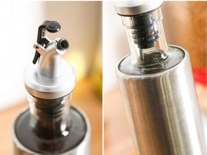 Rubber%20Olive%20Oil%20Free%20Flow%20Dispensers%20Caps%20for%20Bottle%20Pourers%20(Black,%20Silver),%20Set%20of%202%20-%20Image%207