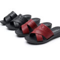 Mom sandals, female genuine leather, soft soles, comfortable flat slippers, women's shoes, non-slip slippers for middle-aged and elderly people, wear soft soles in summer, and slippers for the elderly. 