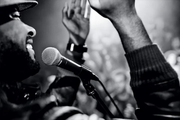 Dynamic%20Vocal%20Microphone%20Sure%20SM%2058%20%20Handheld%20Dynamic%20Microphone%20-%20Image%204