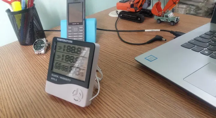 Digital%20Room%20Temperature%20Meter%20with%20Clock%20-%20Image%205