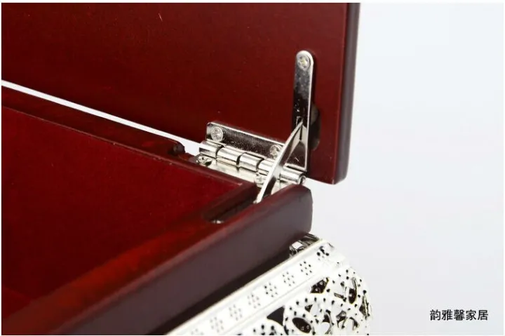European-style%20classical%20luxury%20high-end%20tissue%20box%20gold-plated%20pumping%20tray%20gift%20tissue%20holder%20-%20Image%208