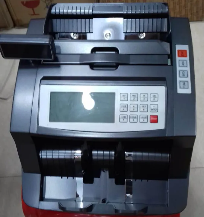 Money%20Counting%20&%20Fake%20Note%20Detector%20Machine%20ML-6300%20with%203%20display%20-%20Image%205